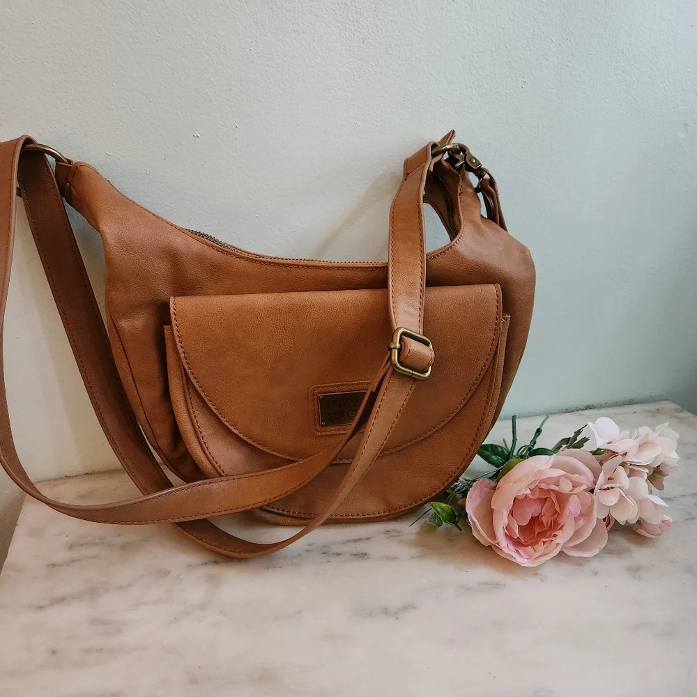 Frye & Co Brown Faux Leather Saddle Bag Crossbody Western Purse Pockets Shoulder